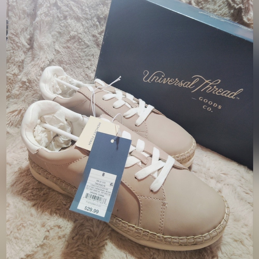 NIB!! Universal Thread, Shaelyn Memory Foam Espadrille Sneakers